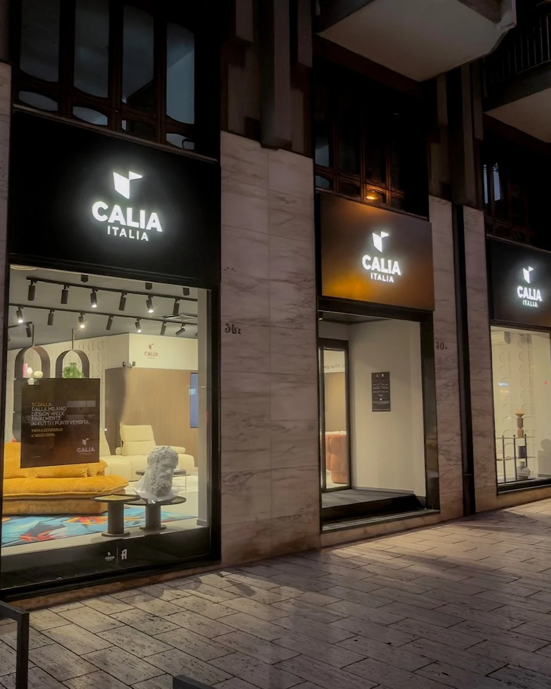 Calia Italia Store Palermo, vetrine illuminate